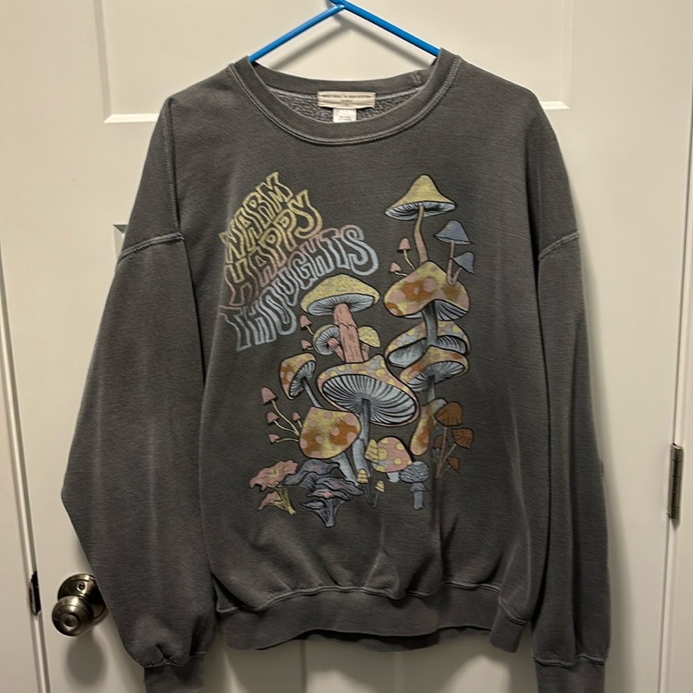 Comfy Urban Outfitters sweatshirt. Size L/XL. Barely worn. Awesome quality.